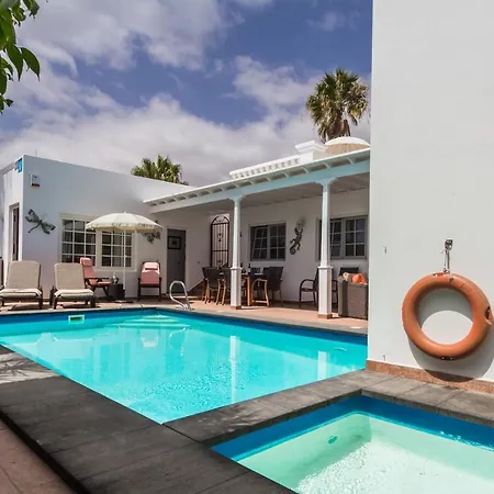 Вилла Charming 4 Bedrooms Tarez Private Pool Close To The Old Town *