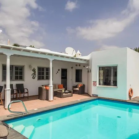 Charming 4 Bedrooms Tarez Private Pool Puerto del Carmen (Lanzarote)