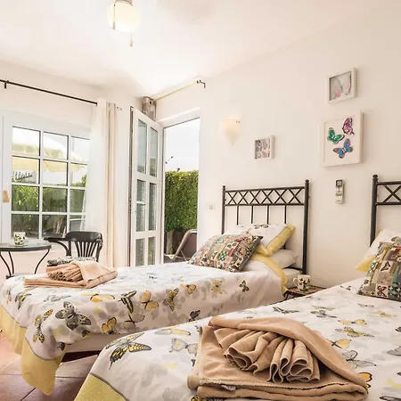 Вилла Charming 4 Bedrooms Tarez Private Pool Close To The Old Town