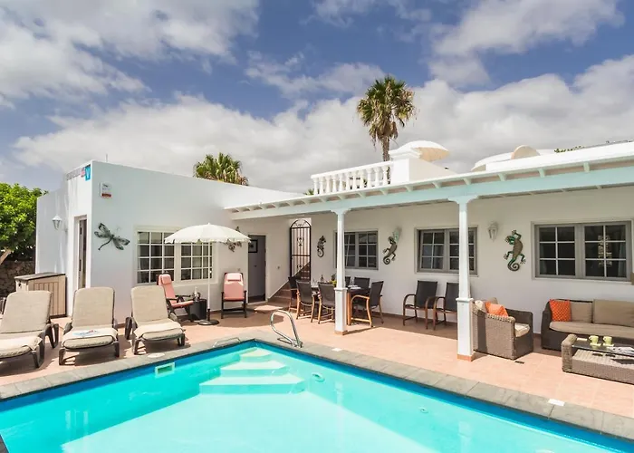 Вилла Charming 4 Bedrooms Tarez Private Pool *