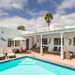 וילה Charming 4 Bedrooms Tarez Private Pool *
