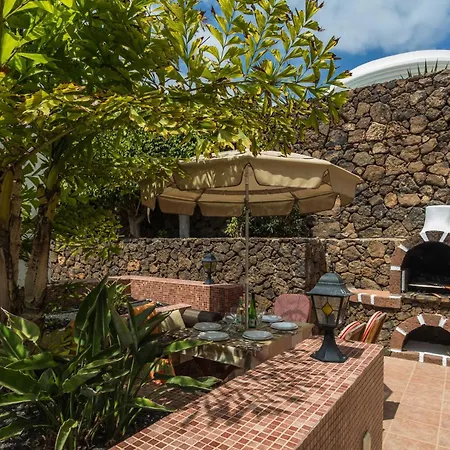 Charming 4 Bedrooms Tarez Private Pool Close To The Old Town Villa