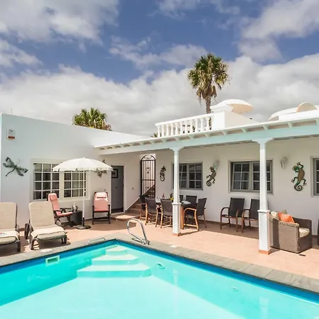 Charming 4 Bedrooms Tarez Private Pool Villa