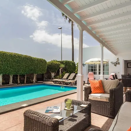 Charming 4 Bedrooms Tarez Private Pool Villa Puerto del Carmen