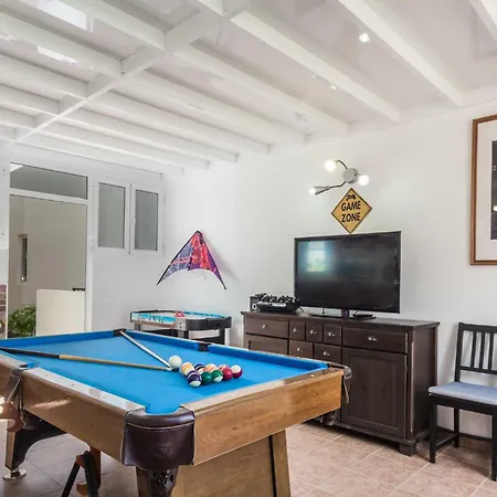 Villa Charming 4 Bedrooms Tarez Private Pool