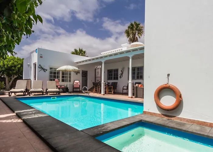 Villa Charming 4 Bedrooms Tarez Private Pool *