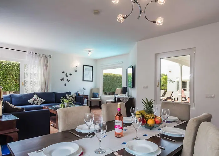 Charming 4 Bedrooms Tarez Private Pool Vila *